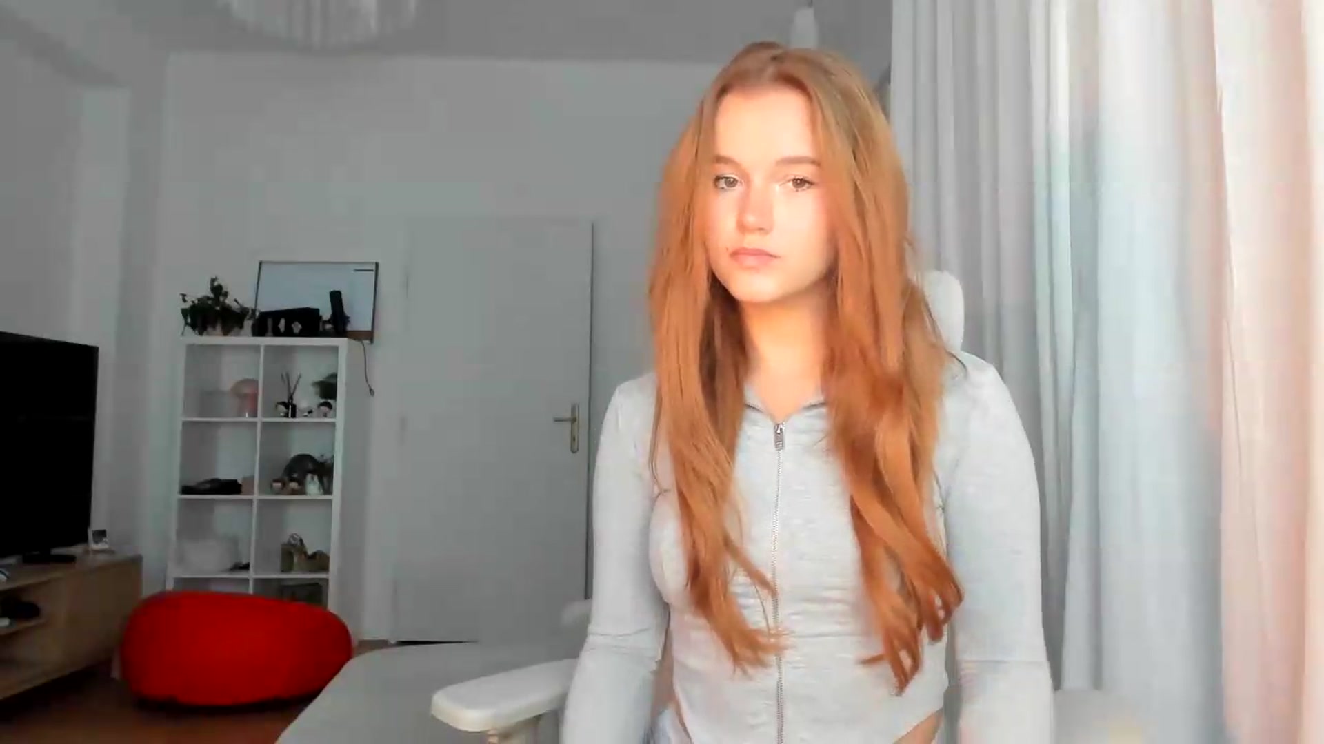 Gallery image thumbnail from lisa_lisa's myfreecams stream on, 09/06/2026, 17:43 image 7 of 20