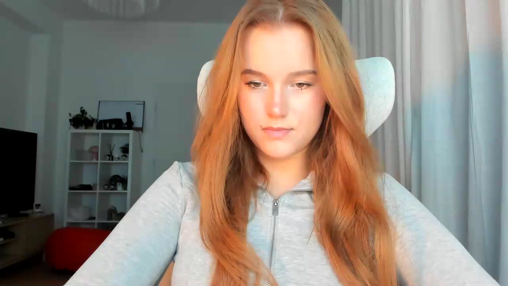 Gallery image thumbnail from lisa_lisa's myfreecams stream on, 09/06/2026, 17:43 image 13 of 20