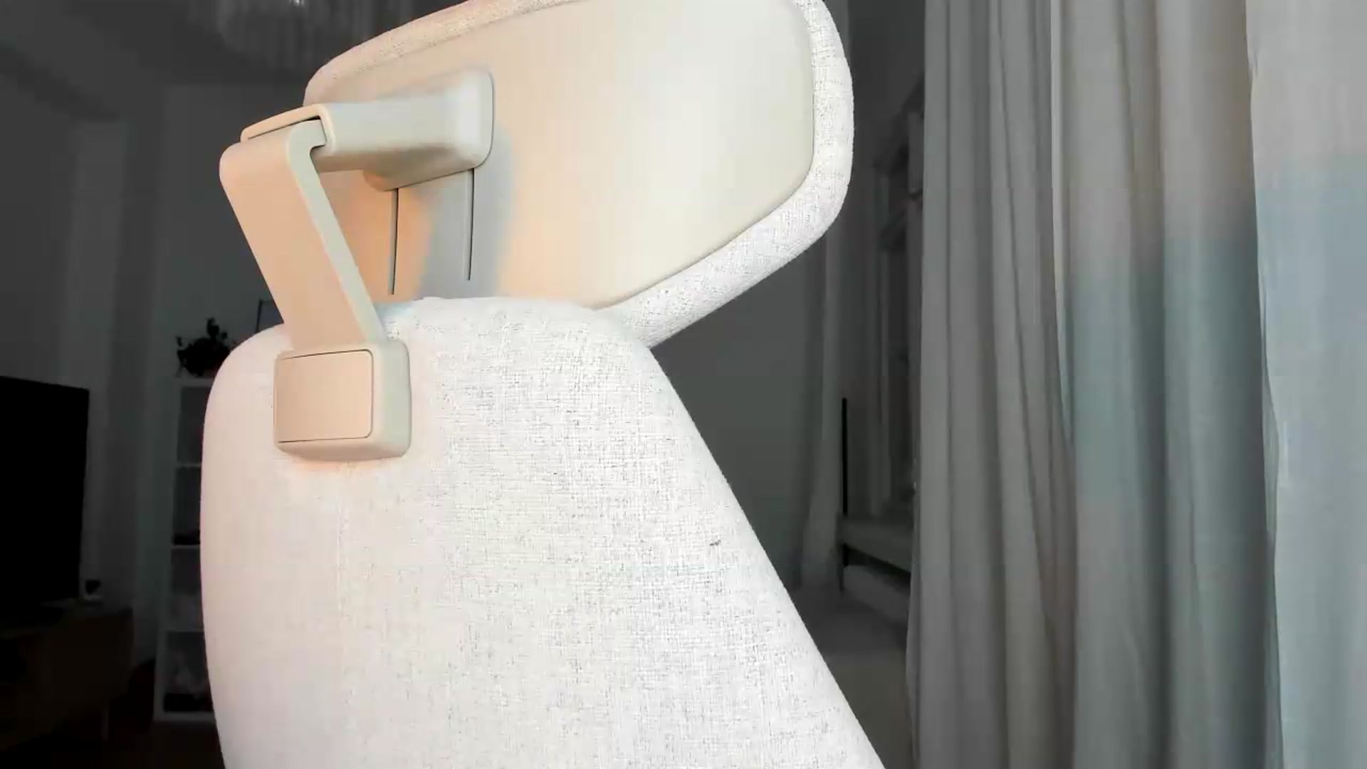 Gallery image thumbnail from lisa_lisa's myfreecams stream on, 09/08/2026, 18:06 image 18 of 20