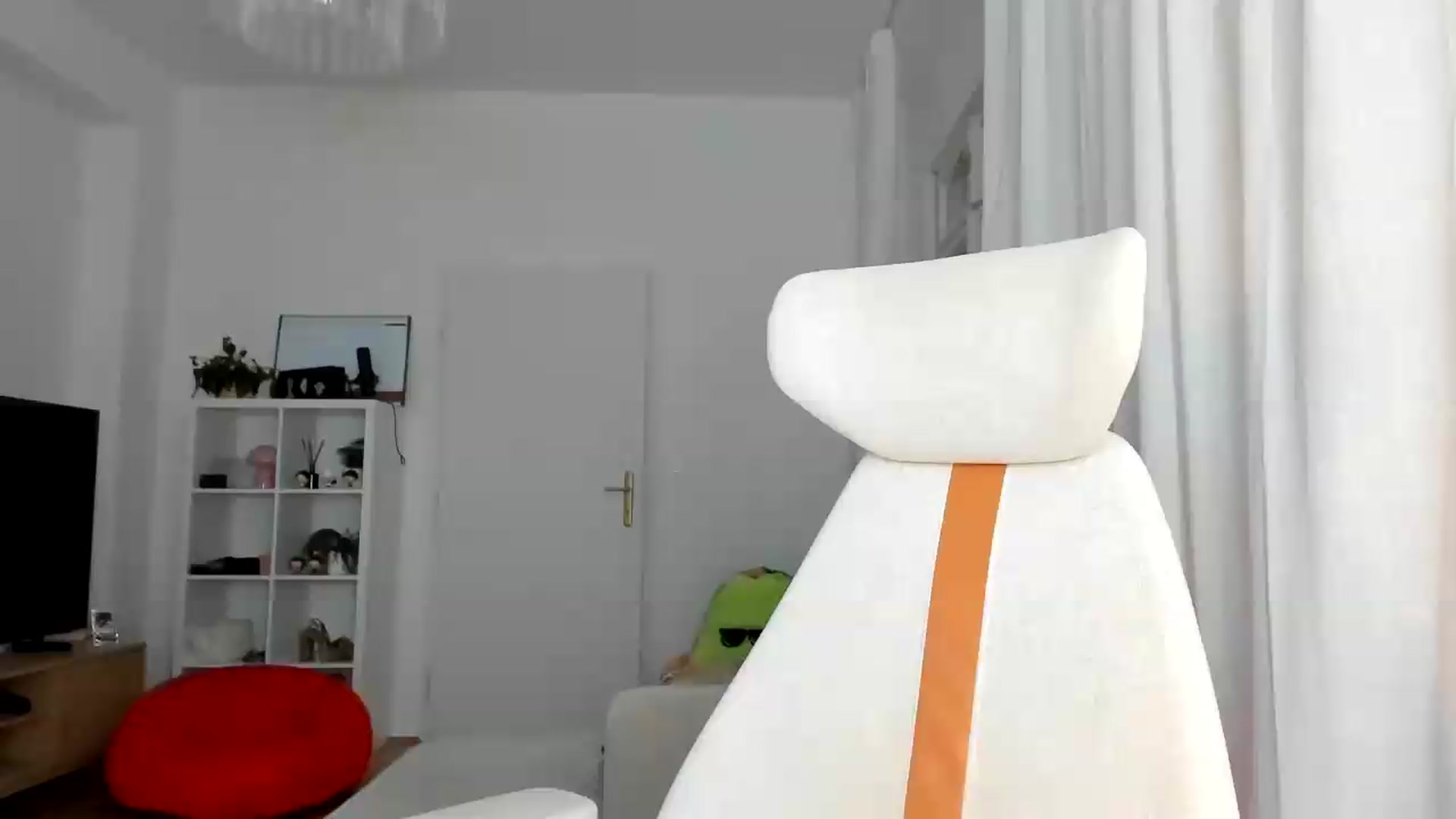 Gallery image thumbnail from lisa_lisa's myfreecams stream on, 09/10/2026, 16:07 image 5 of 20