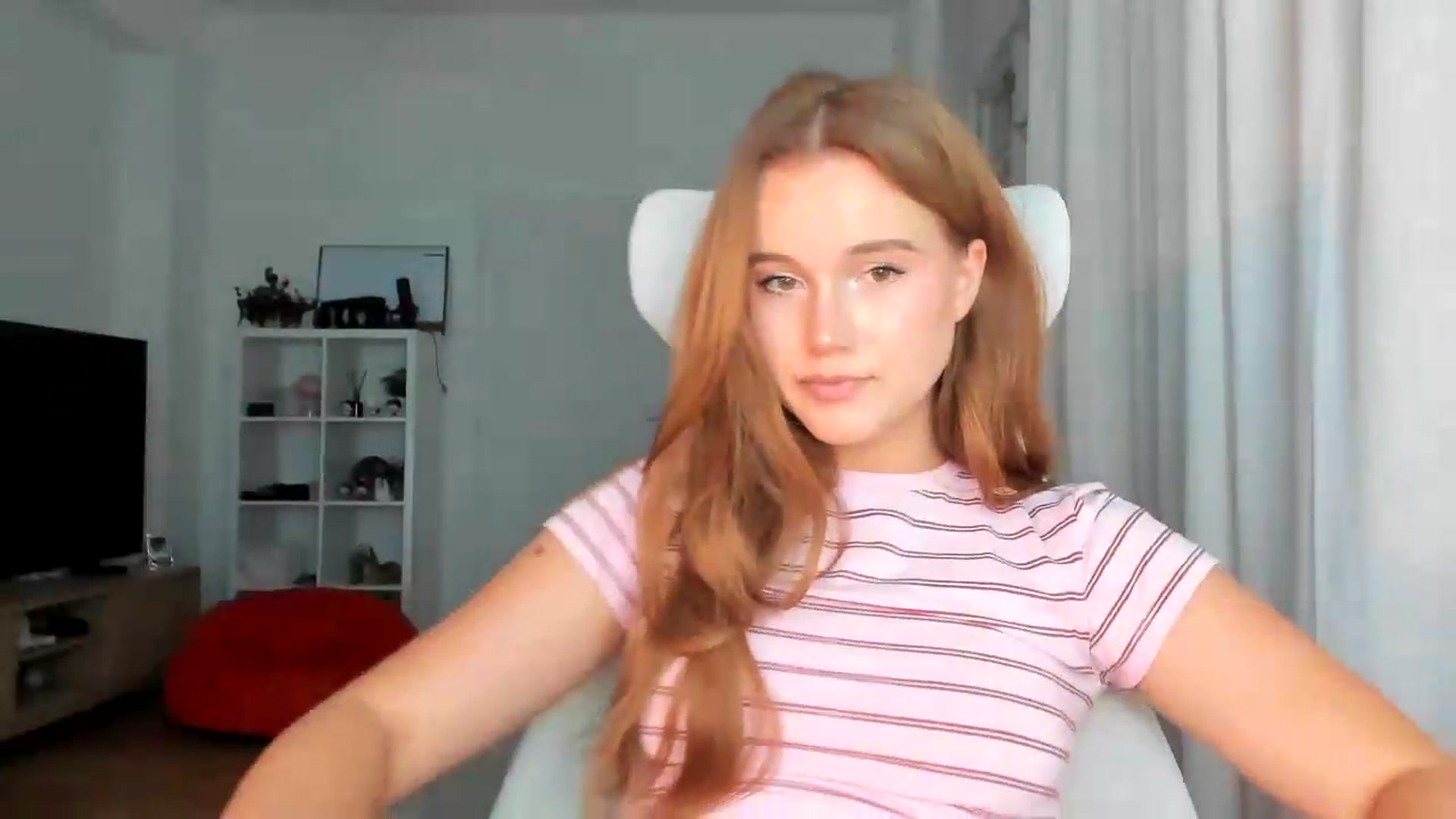 Gallery image thumbnail from lisa_lisa's myfreecams stream on, 09/10/2026, 16:07 image 2 of 20