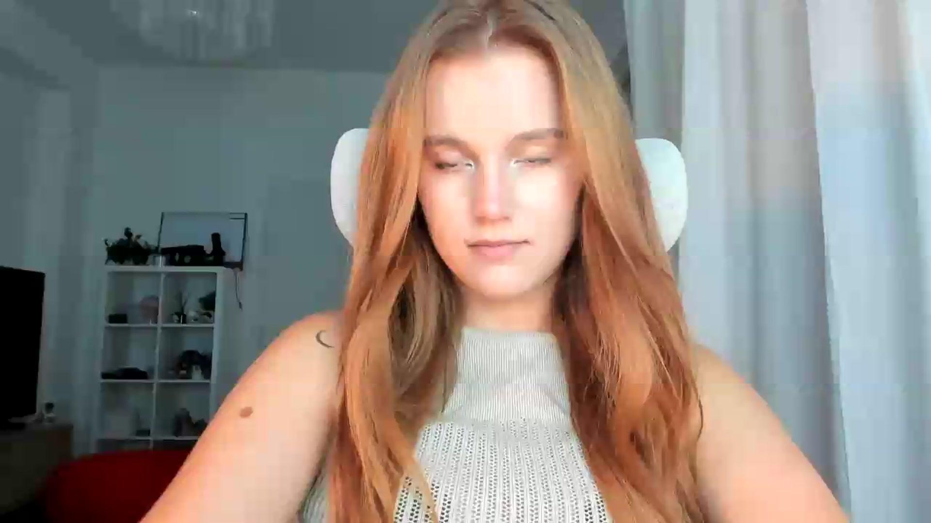 Gallery image thumbnail from lisa_lisa's myfreecams stream on, 09/12/2026, 16:24 image 1 of 20