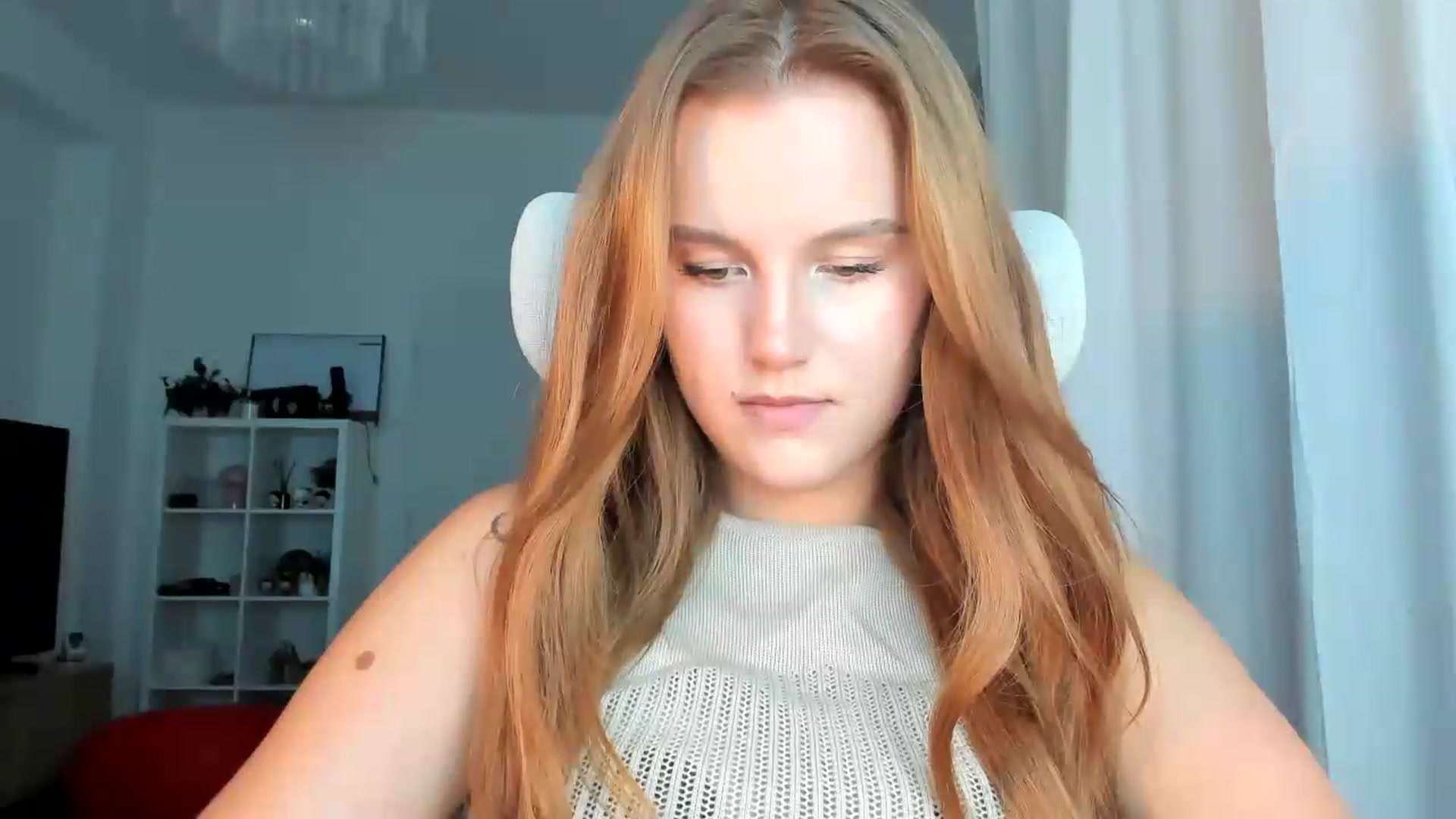 Gallery image thumbnail from lisa_lisa's myfreecams stream on, 09/12/2026, 16:24 image 6 of 20