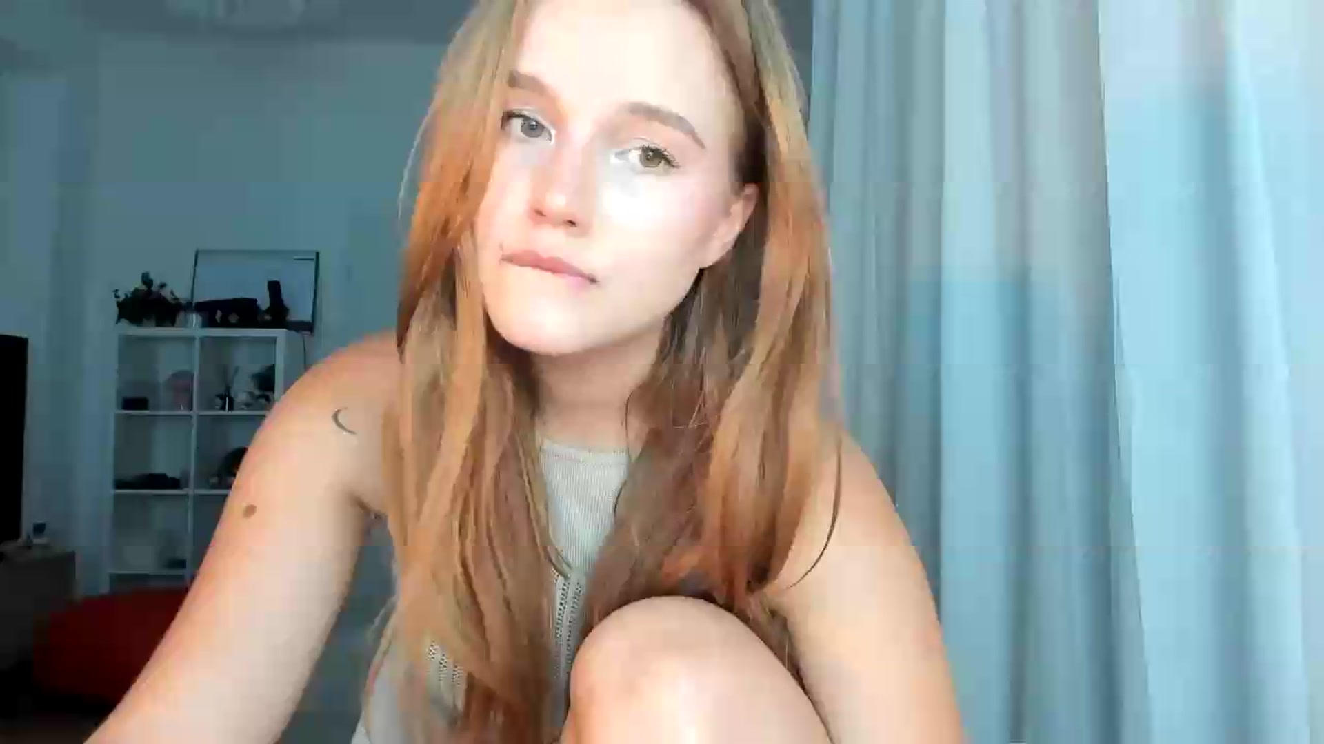 Gallery image thumbnail from lisa_lisa's myfreecams stream on, 09/12/2026, 18:05 image 15 of 20