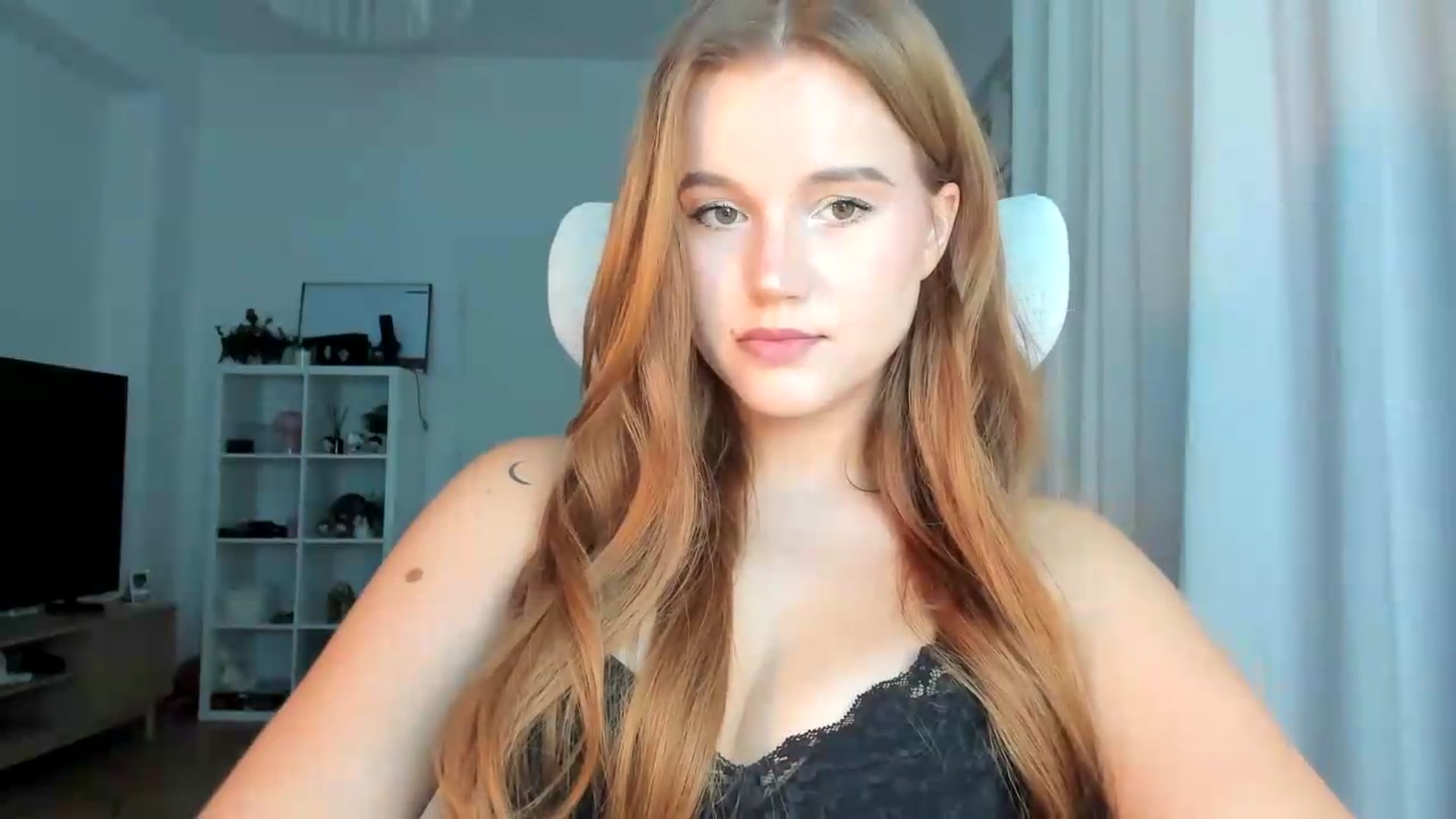 Gallery image thumbnail from lisa_lisa's myfreecams stream on, 09/14/2026, 14:49 image 20 of 20