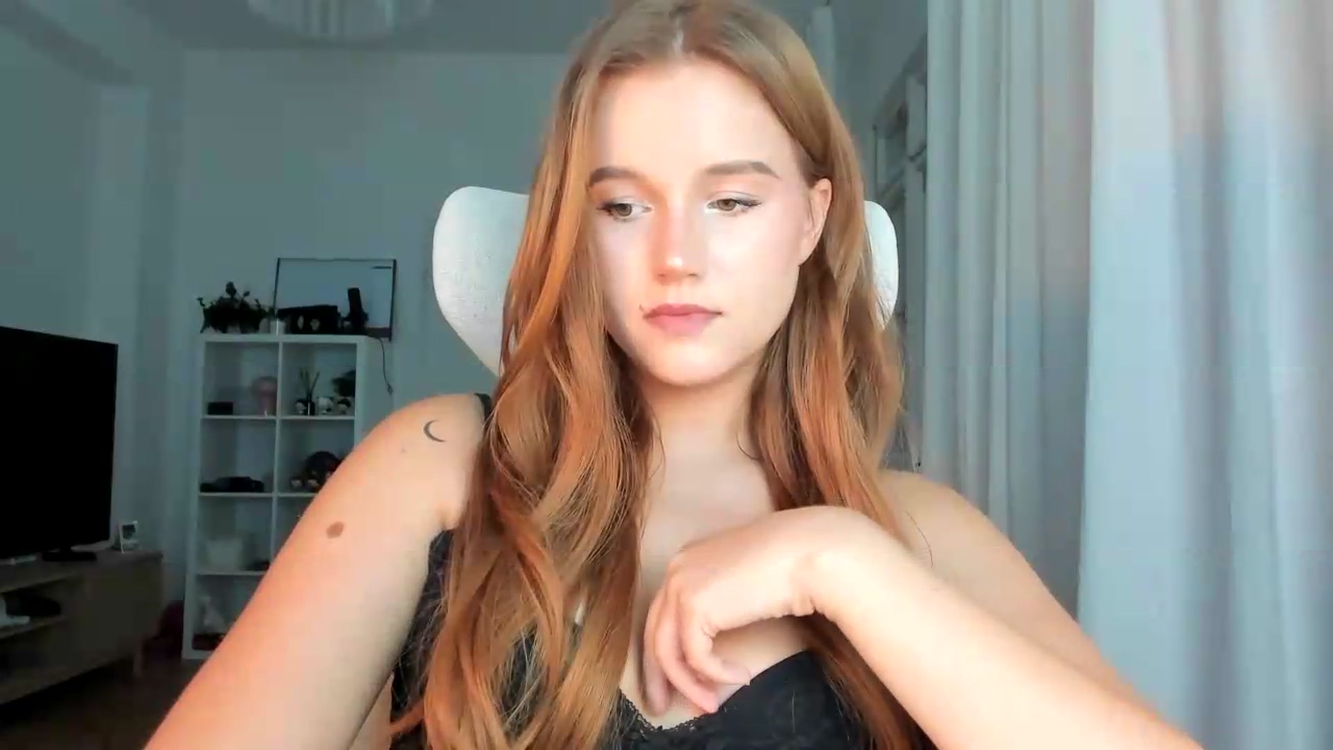 Gallery image thumbnail from lisa_lisa's myfreecams stream on, 09/14/2026, 14:49 image 19 of 20