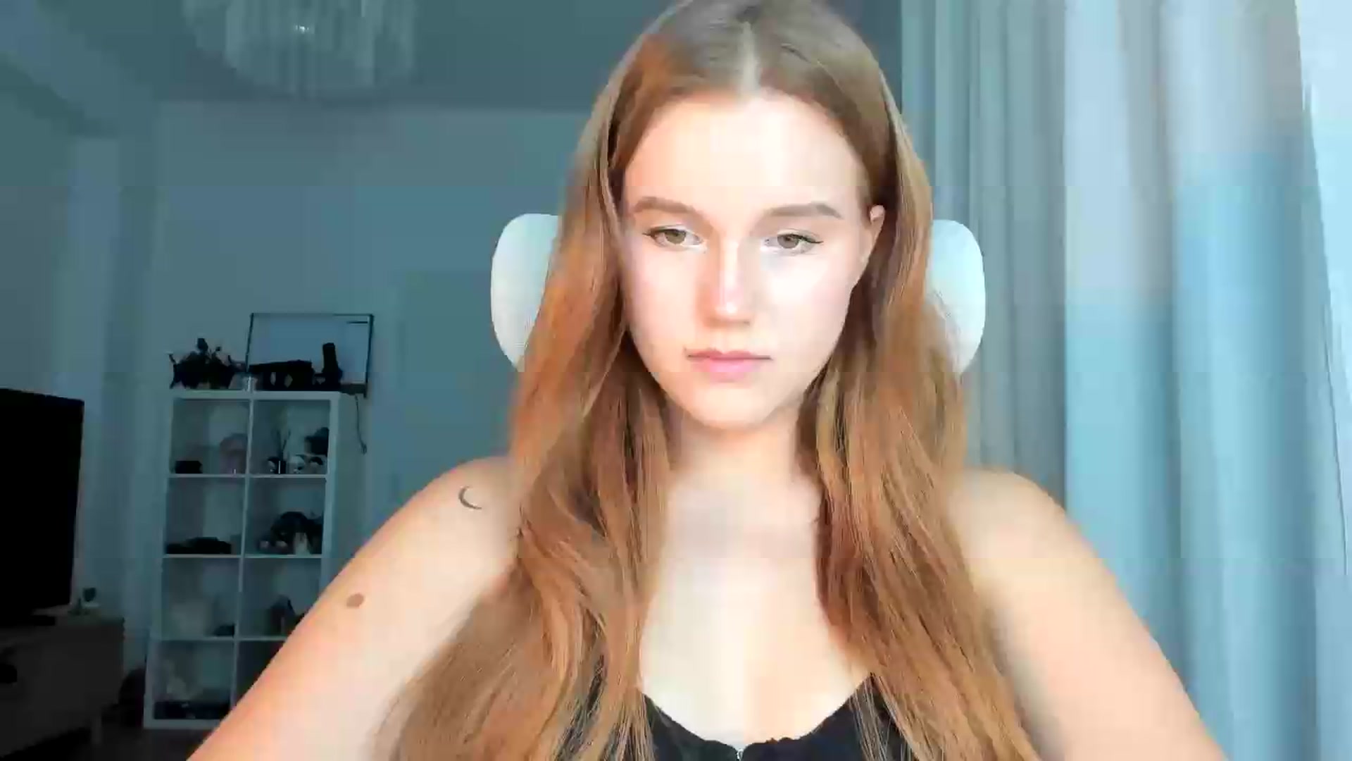 Gallery image thumbnail from lisa_lisa's myfreecams stream on, 09/14/2026, 17:41 image 1 of 20