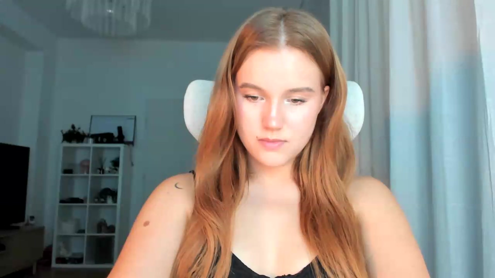 Gallery image thumbnail from lisa_lisa's myfreecams stream on, 09/14/2026, 17:41 image 3 of 20