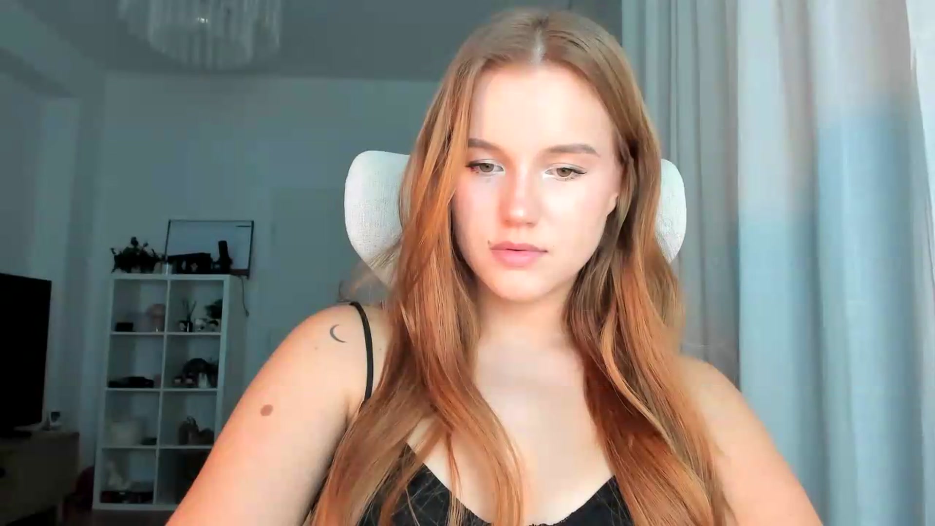 Gallery image thumbnail from lisa_lisa's myfreecams stream on, 09/14/2026, 17:41 image 12 of 20