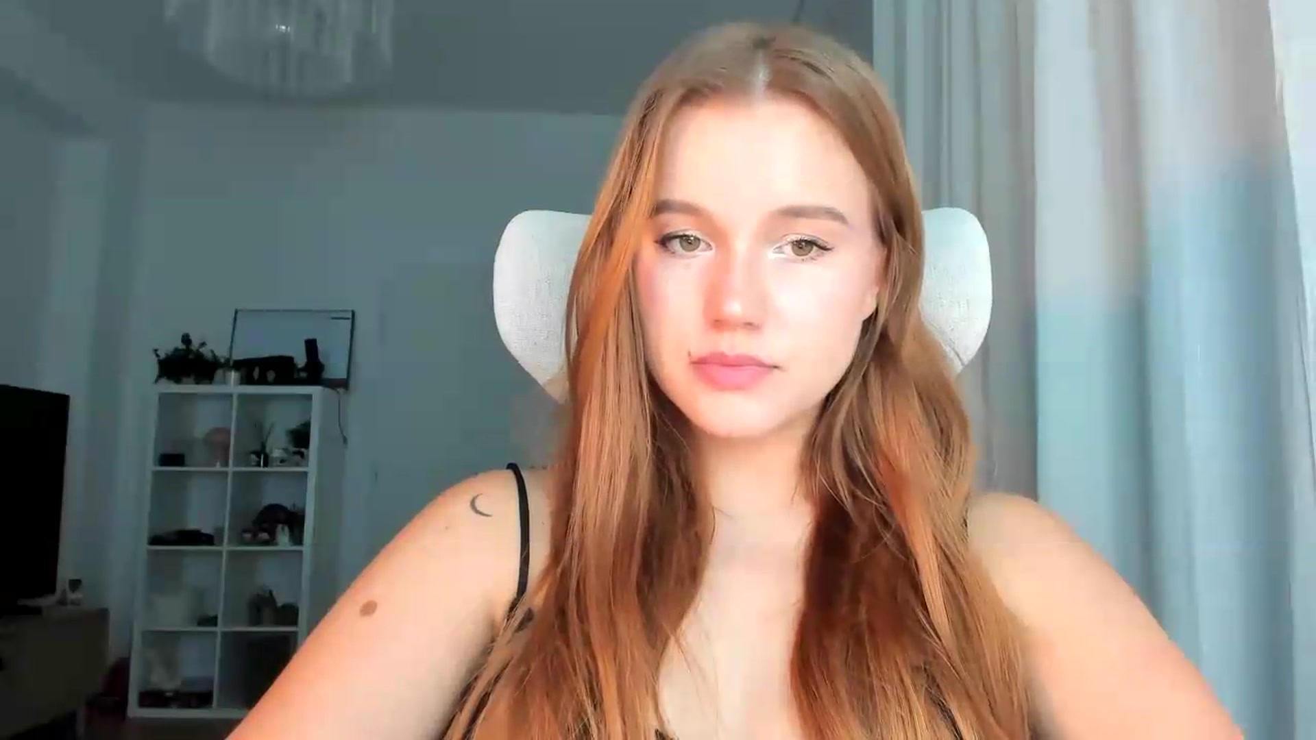 Gallery image thumbnail from lisa_lisa's myfreecams stream on, 09/14/2026, 17:41 image 8 of 20