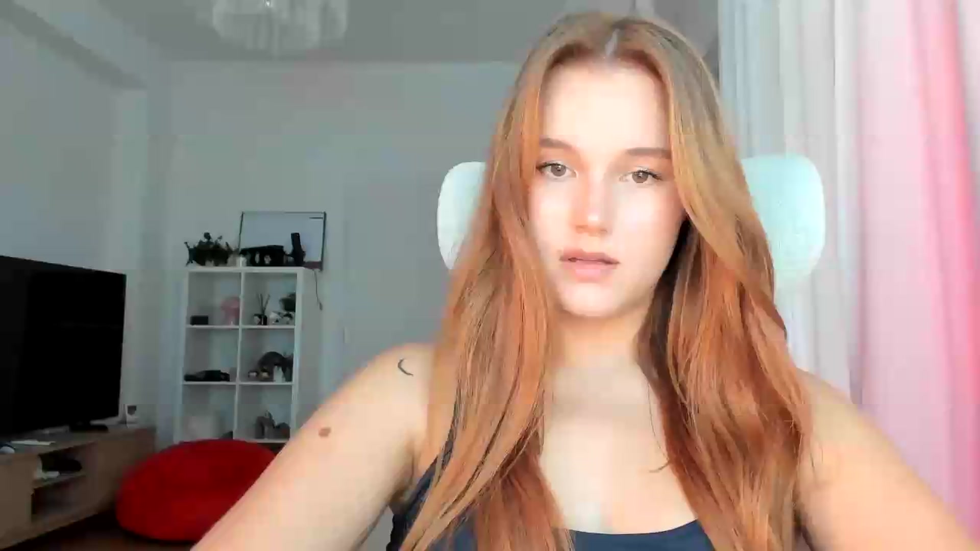 Gallery image thumbnail from lisa_lisa's myfreecams stream on, 09/18/2026, 14:01 image 2 of 20