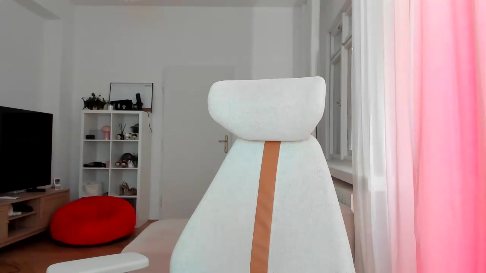 Gallery image thumbnail from lisa_lisa's myfreecams stream on, 09/18/2026, 14:01 image 20 of 20