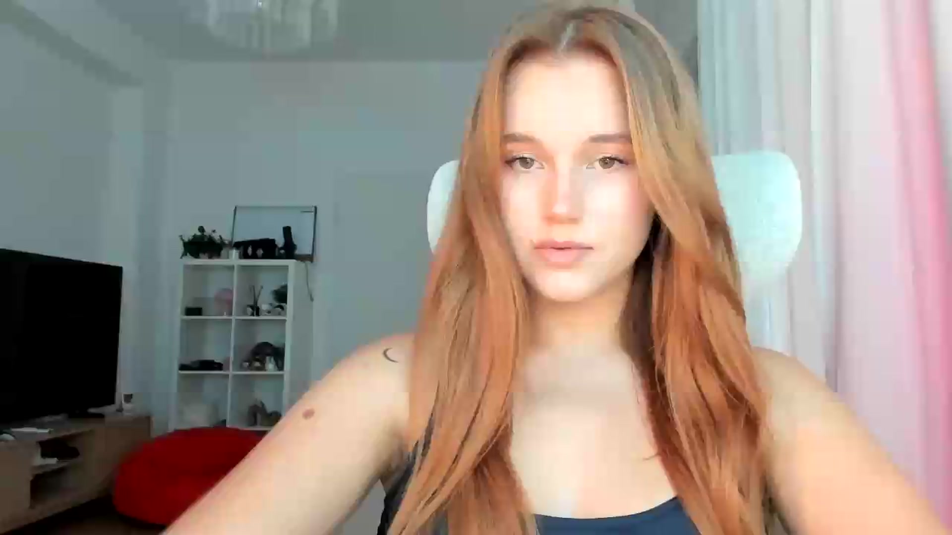 Gallery image thumbnail from lisa_lisa's myfreecams stream on, 09/18/2026, 14:01 image 1 of 20