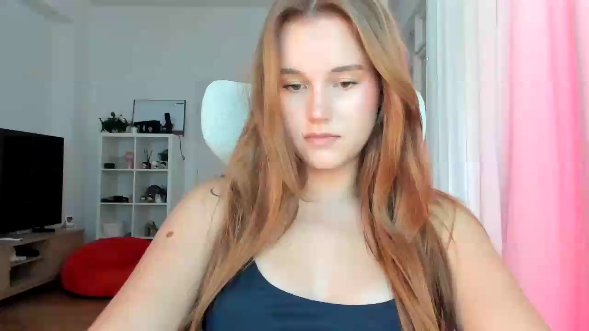 Gallery image thumbnail from lisa_lisa's myfreecams stream on, 09/18/2026, 14:01 image 19 of 20