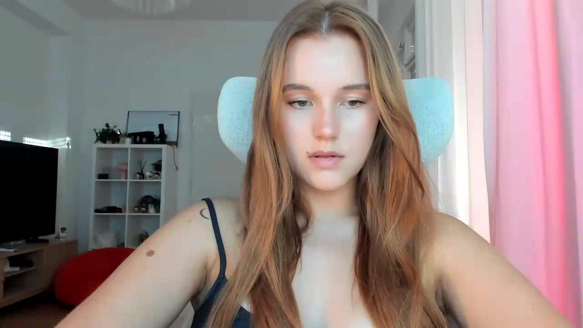 Gallery image thumbnail from lisa_lisa's myfreecams stream on, 09/18/2026, 15:56 image 8 of 20