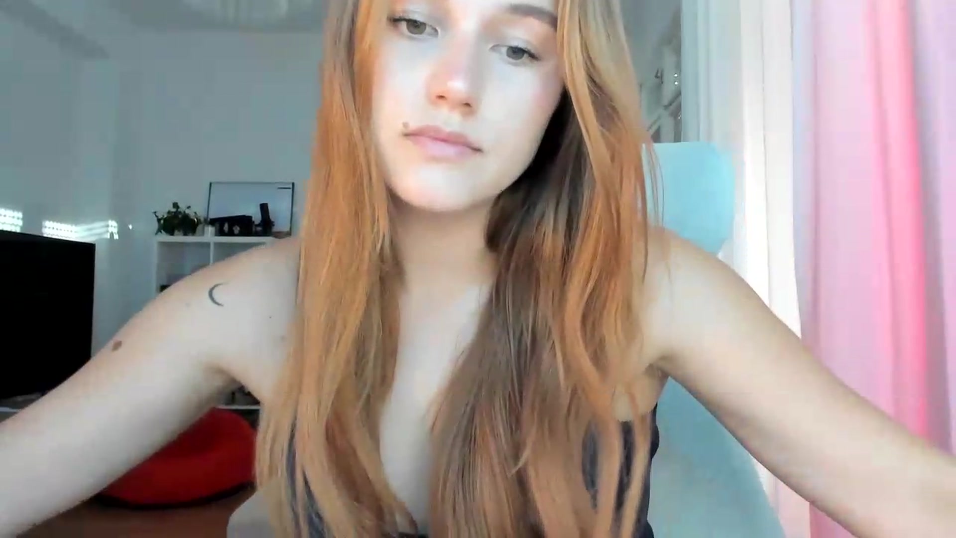 Gallery image thumbnail from lisa_lisa's myfreecams stream on, 09/18/2026, 15:56 image 12 of 20