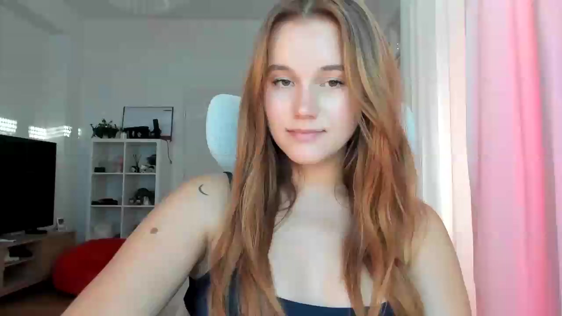 Gallery image thumbnail from lisa_lisa's myfreecams stream on, 09/18/2026, 15:56 image 17 of 20