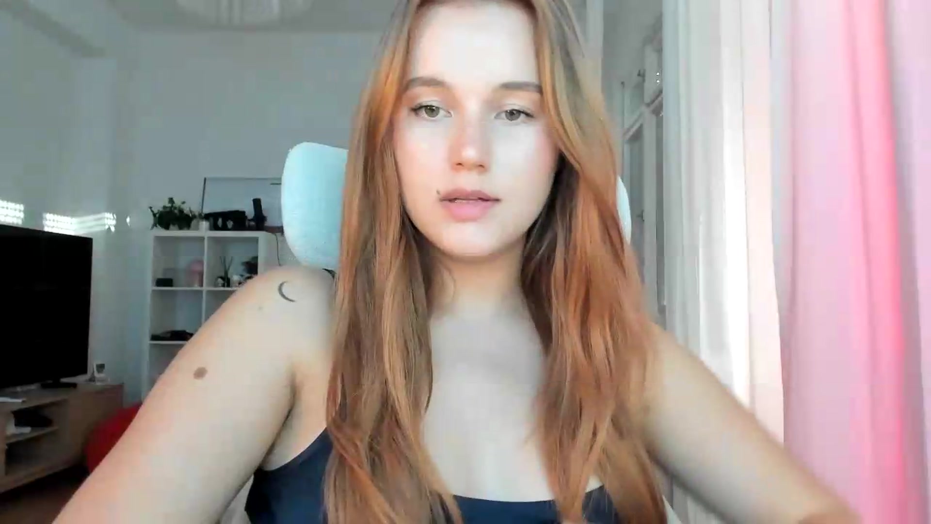 Gallery image thumbnail from lisa_lisa's myfreecams stream on, 09/18/2026, 15:56 image 14 of 20
