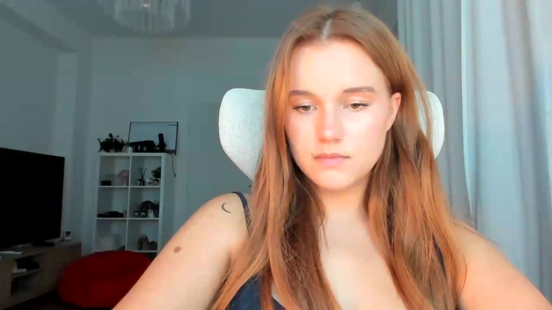 Gallery image thumbnail from lisa_lisa's myfreecams stream on, 09/18/2026, 16:55 image 10 of 20