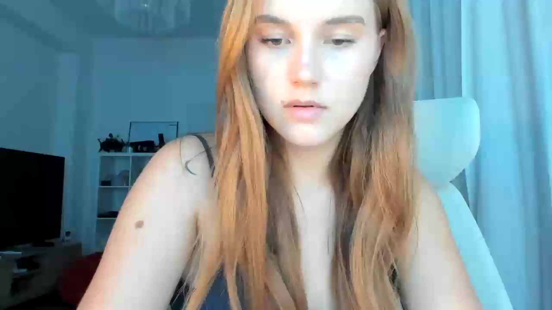 Gallery image thumbnail from lisa_lisa's myfreecams stream on, 09/18/2026, 16:55 image 17 of 20