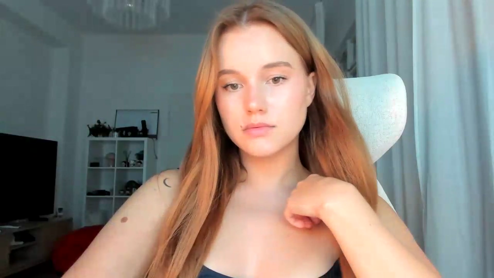 Gallery image thumbnail from lisa_lisa's myfreecams stream on, 09/18/2026, 16:55 image 19 of 20