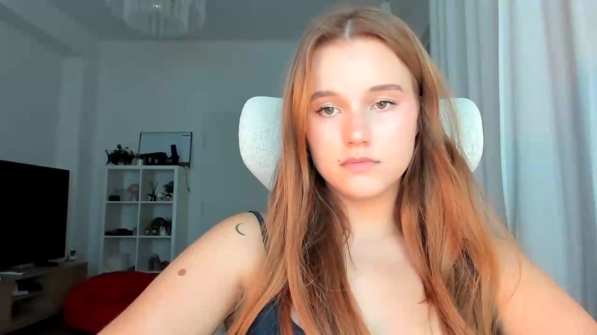 Gallery image thumbnail from lisa_lisa's myfreecams stream on, 09/18/2026, 16:55 image 8 of 20