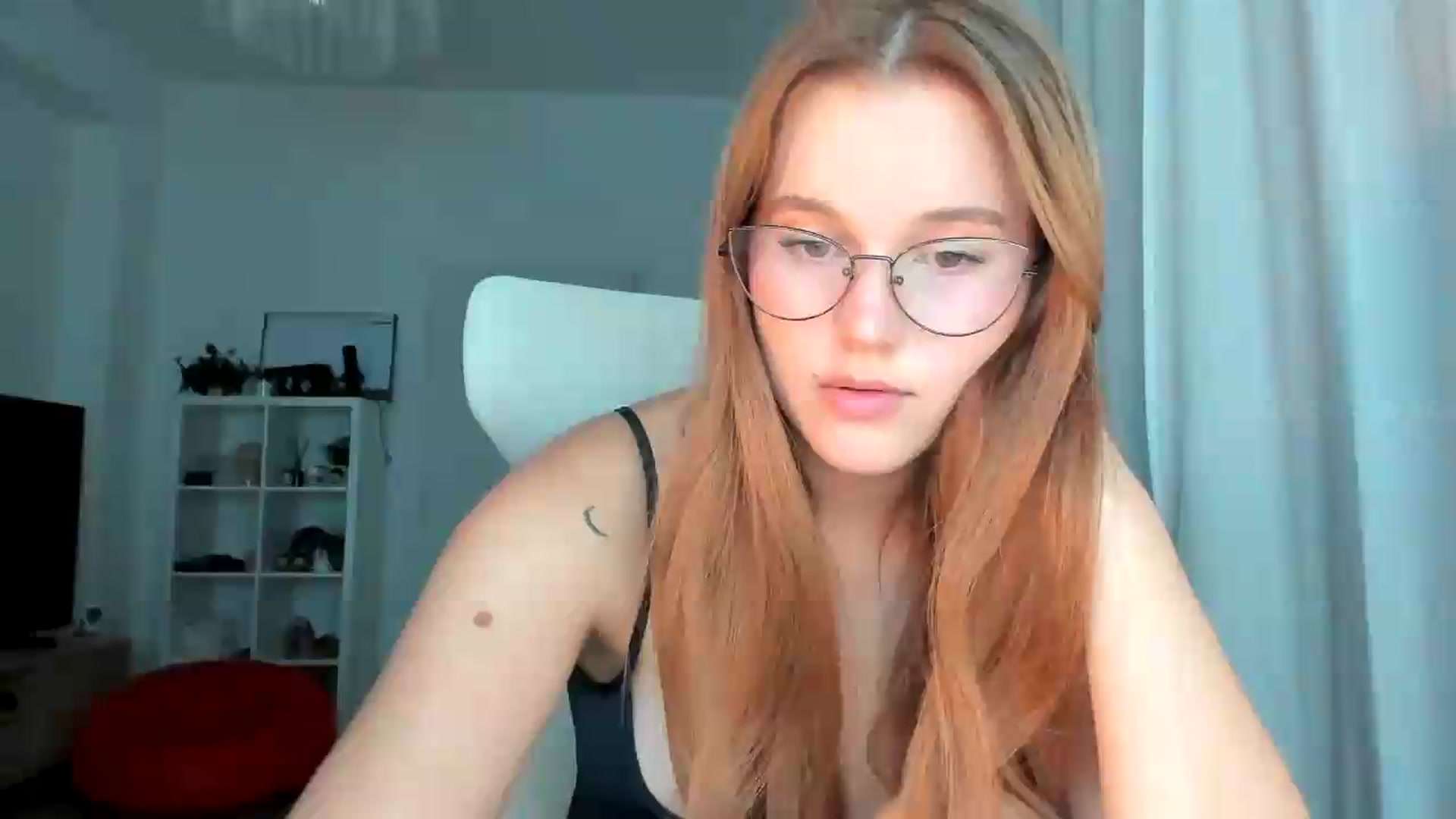 Gallery image thumbnail from lisa_lisa's myfreecams stream on, 09/18/2026, 18:24 image 14 of 20