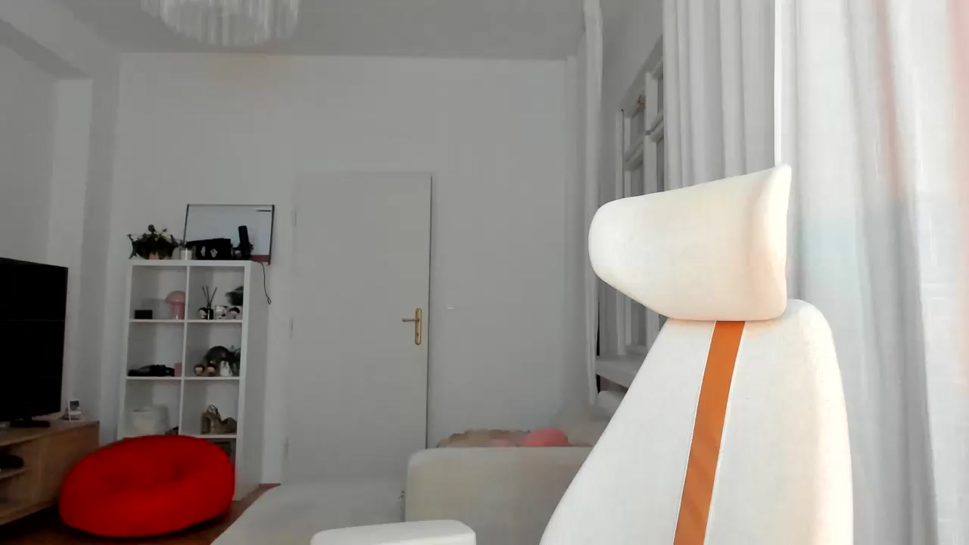 Gallery image thumbnail from lisa_lisa's myfreecams stream on, 09/18/2026, 19:42 image 4 of 20