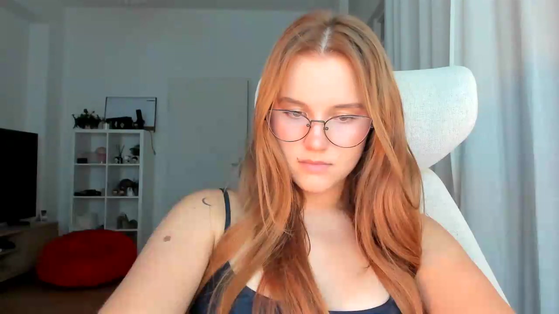 Gallery image thumbnail from lisa_lisa's myfreecams stream on, 09/18/2026, 19:42 image 7 of 20