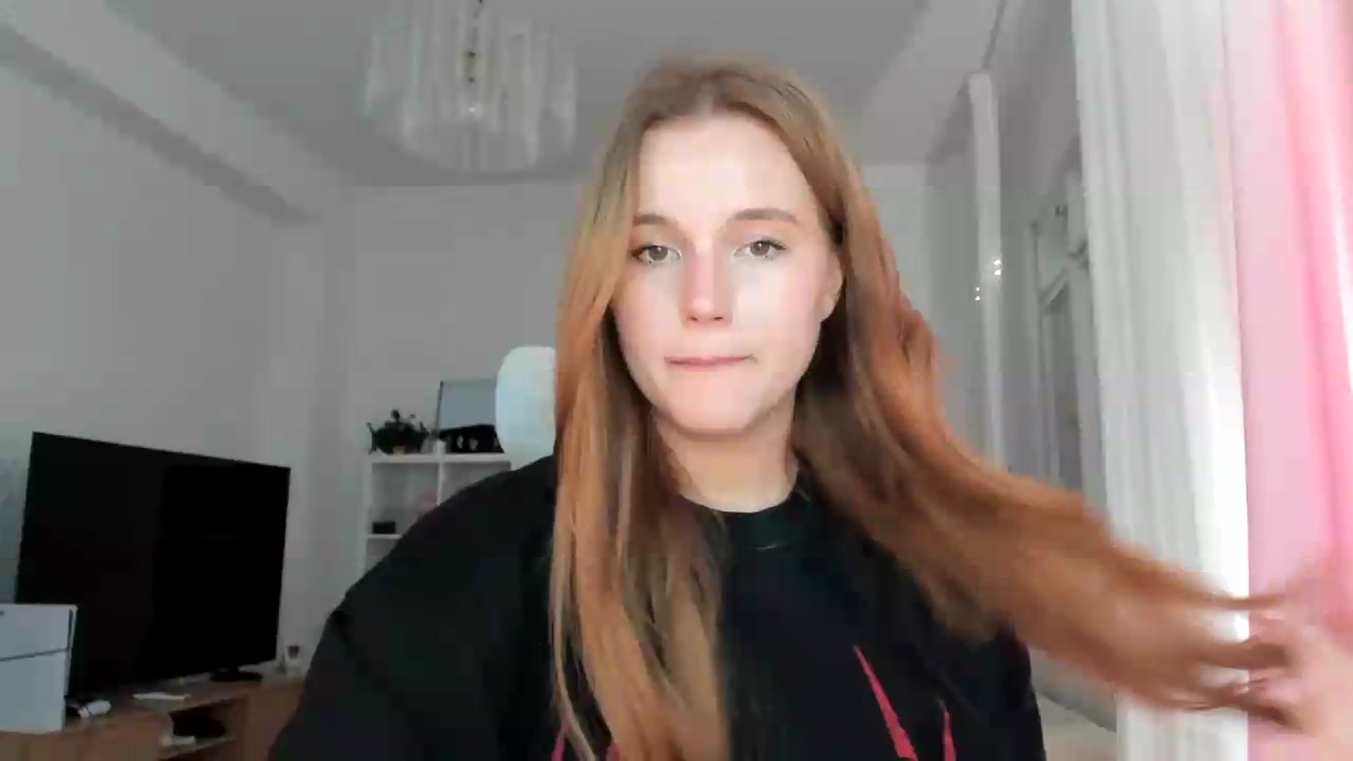 Gallery image thumbnail from lisa_lisa's myfreecams stream on, 09/19/2026, 15:19 image 9 of 20