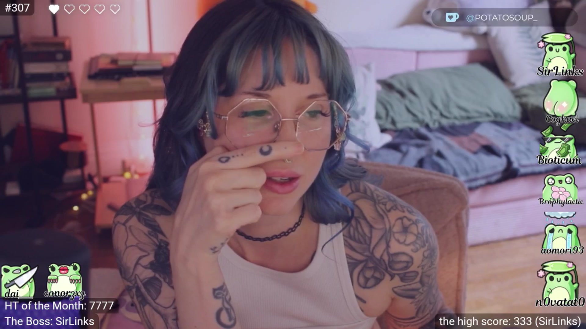 Gallery image thumbnail from little_crow's myfreecams stream on, 03/08/2026, 23:12 image 12 of 20