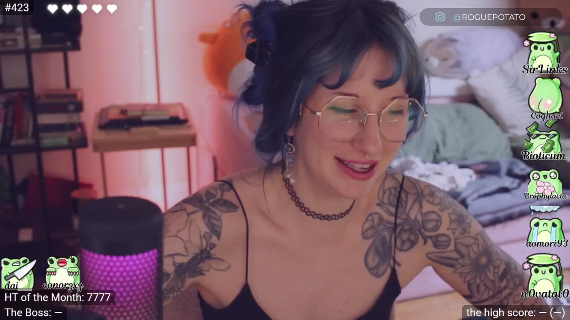 Gallery image thumbnail from little_crow's myfreecams stream on, 03/15/2026, 21:49 image 4 of 20