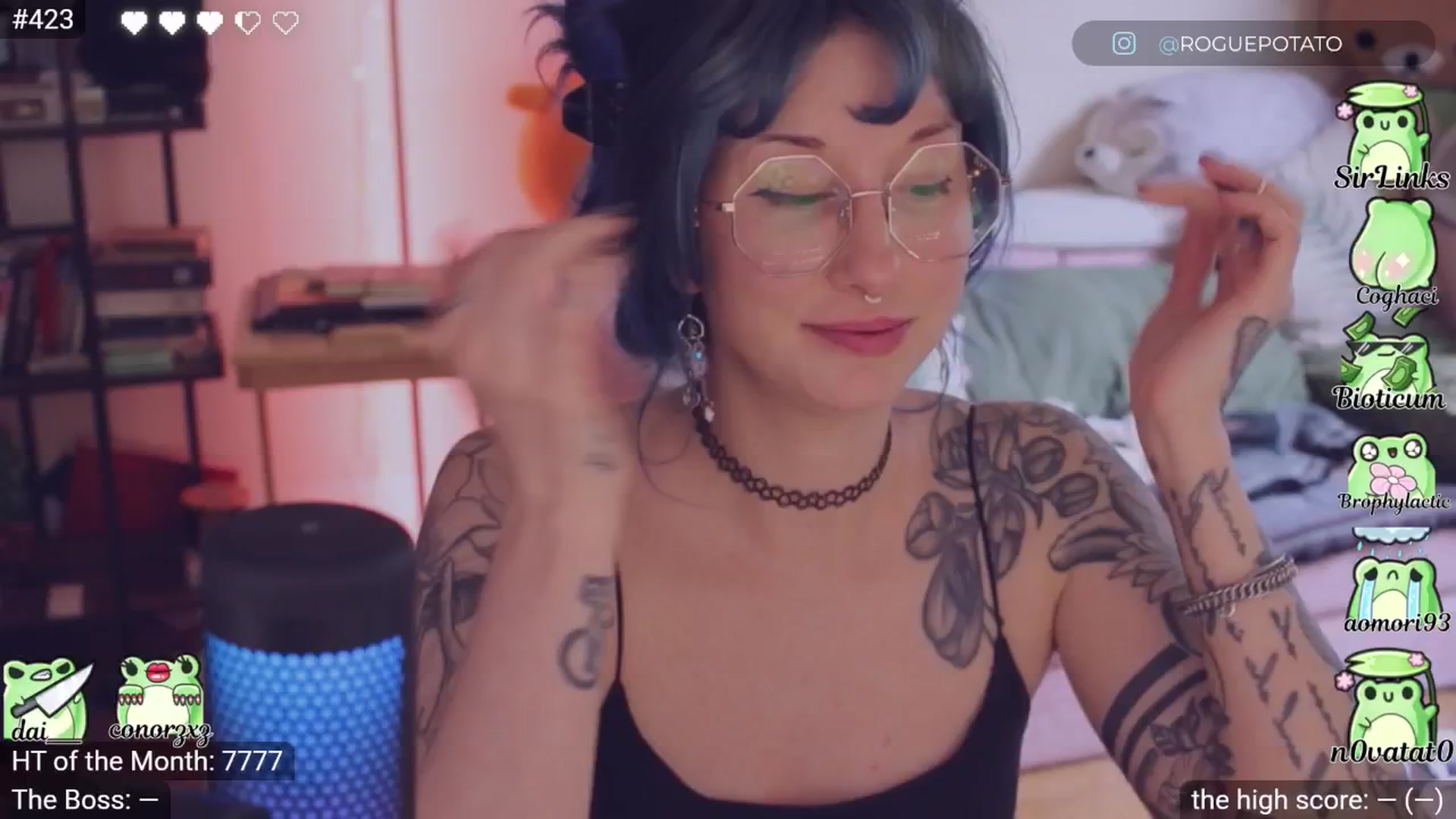 Gallery image thumbnail from little_crow's myfreecams stream on, 03/15/2026, 21:49 image 6 of 20