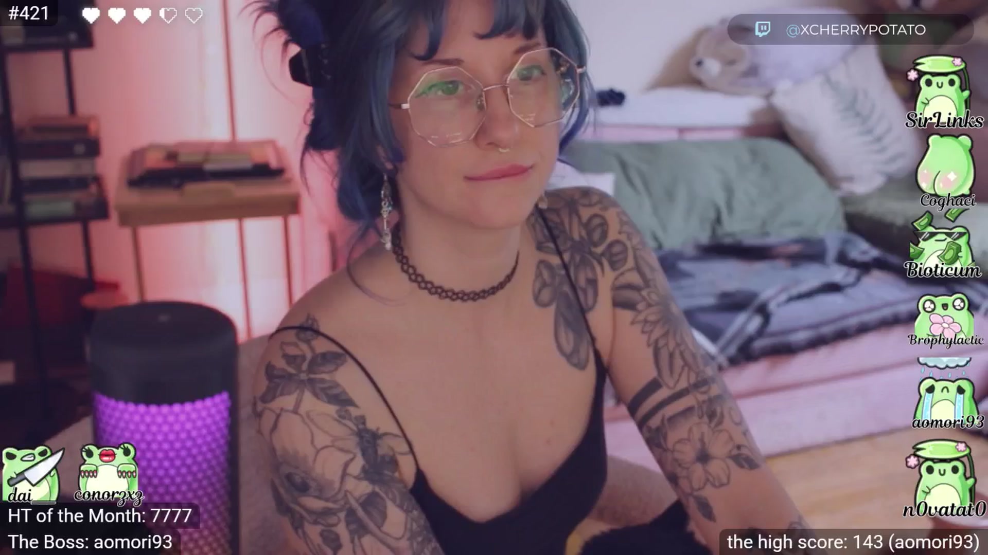 Gallery image thumbnail from little_crow's myfreecams stream on, 03/15/2026, 21:49 image 16 of 20
