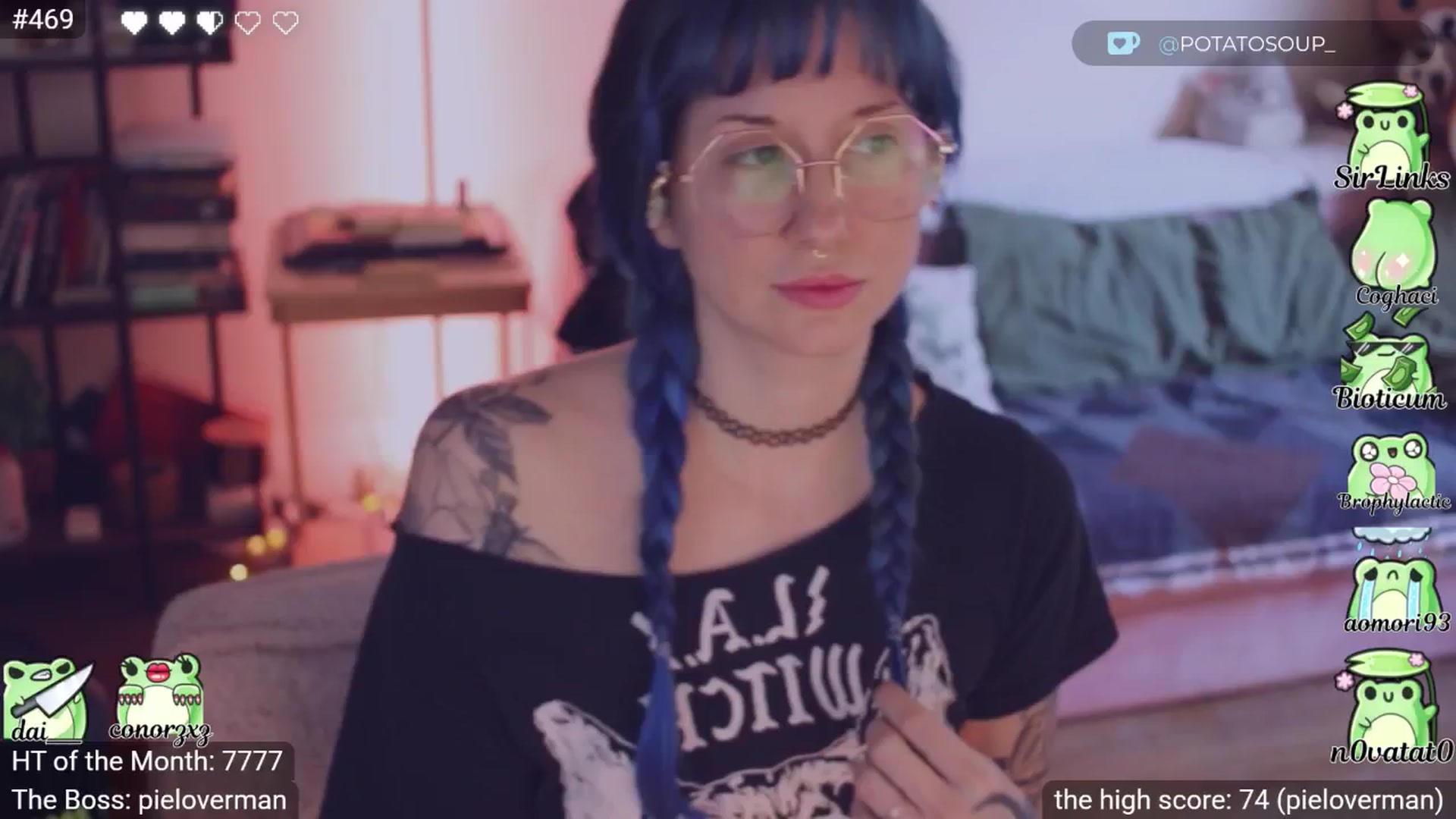 Gallery image thumbnail from little_crow's myfreecams stream on, 03/23/2026, 24:25 image 4 of 20