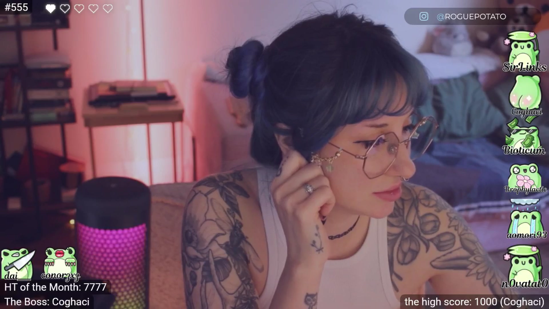 Gallery image thumbnail from little_crow's myfreecams stream on, 03/27/2026, 24:43 image 19 of 20