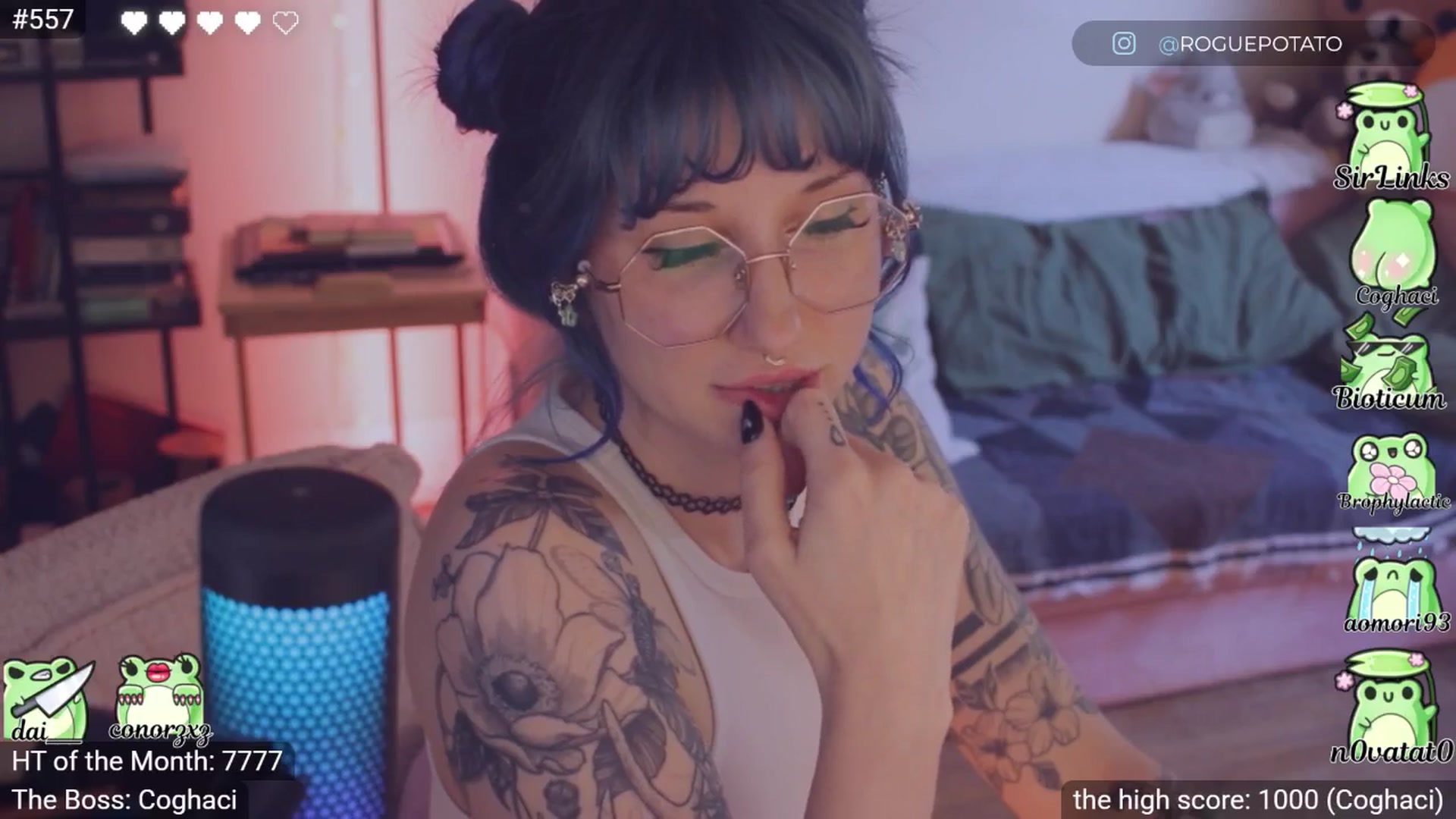 Gallery image thumbnail from little_crow's myfreecams stream on, 03/27/2026, 24:43 image 16 of 20