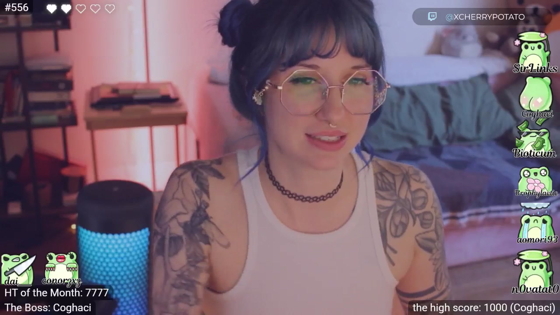 Gallery image thumbnail from little_crow's myfreecams stream on, 03/27/2026, 24:43 image 18 of 20