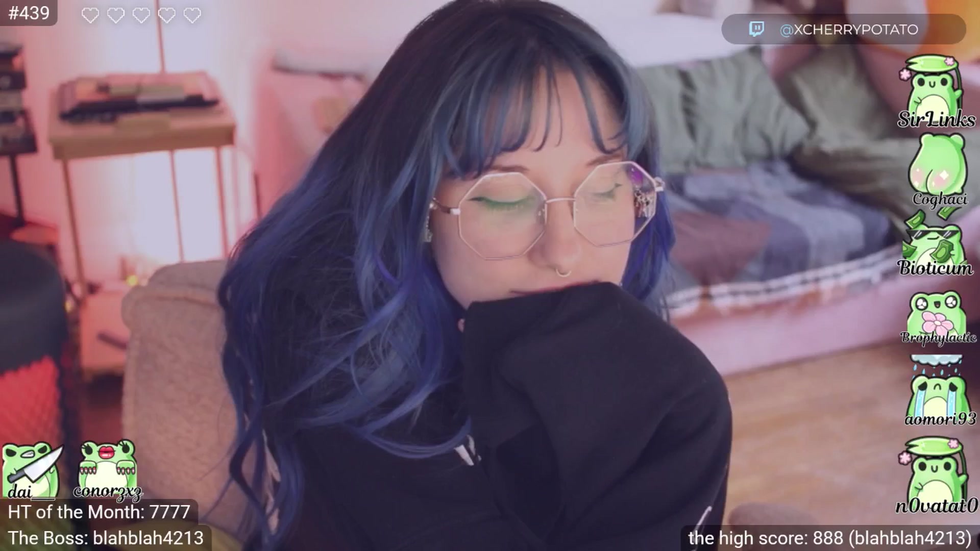 Gallery image thumbnail from little_crow's myfreecams stream on, 03/29/2026, 24:03 image 19 of 20