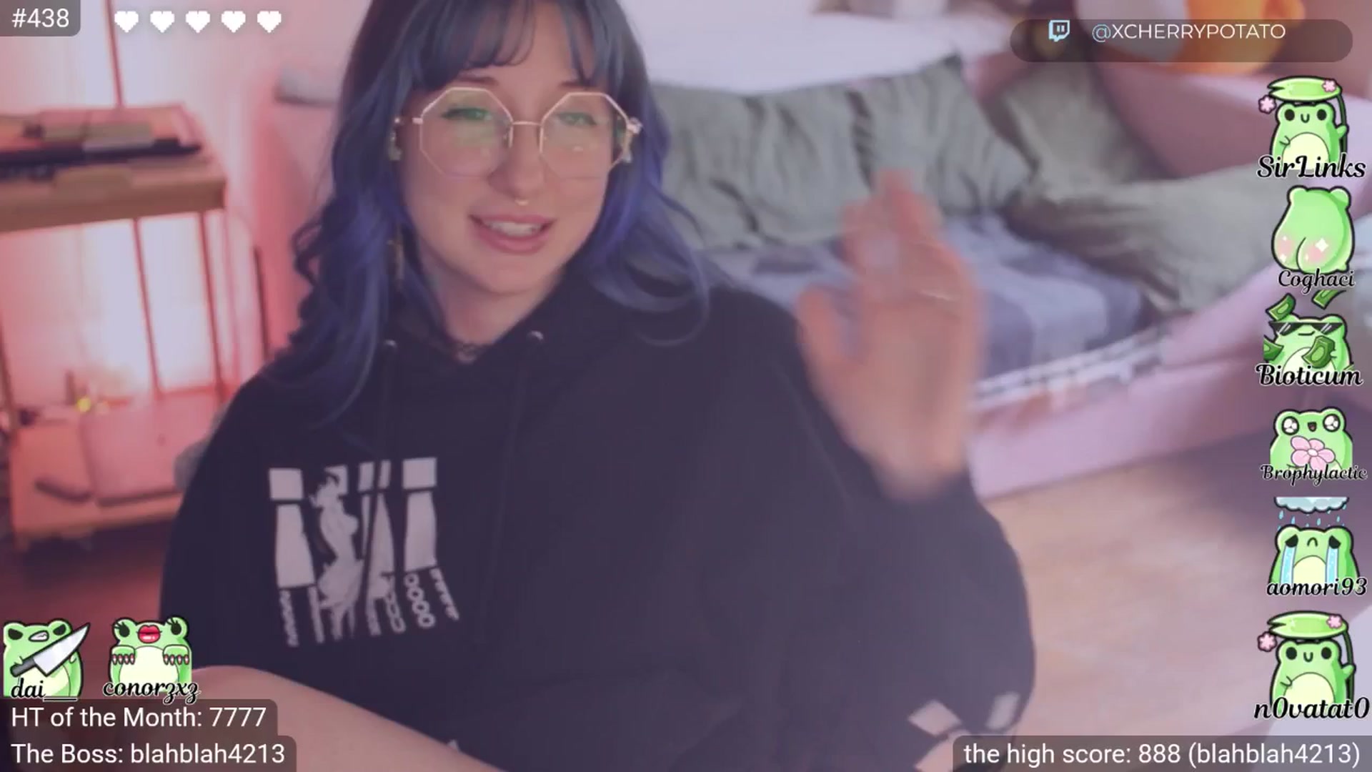 Gallery image thumbnail from little_crow's myfreecams stream on, 03/29/2026, 24:03 image 13 of 20