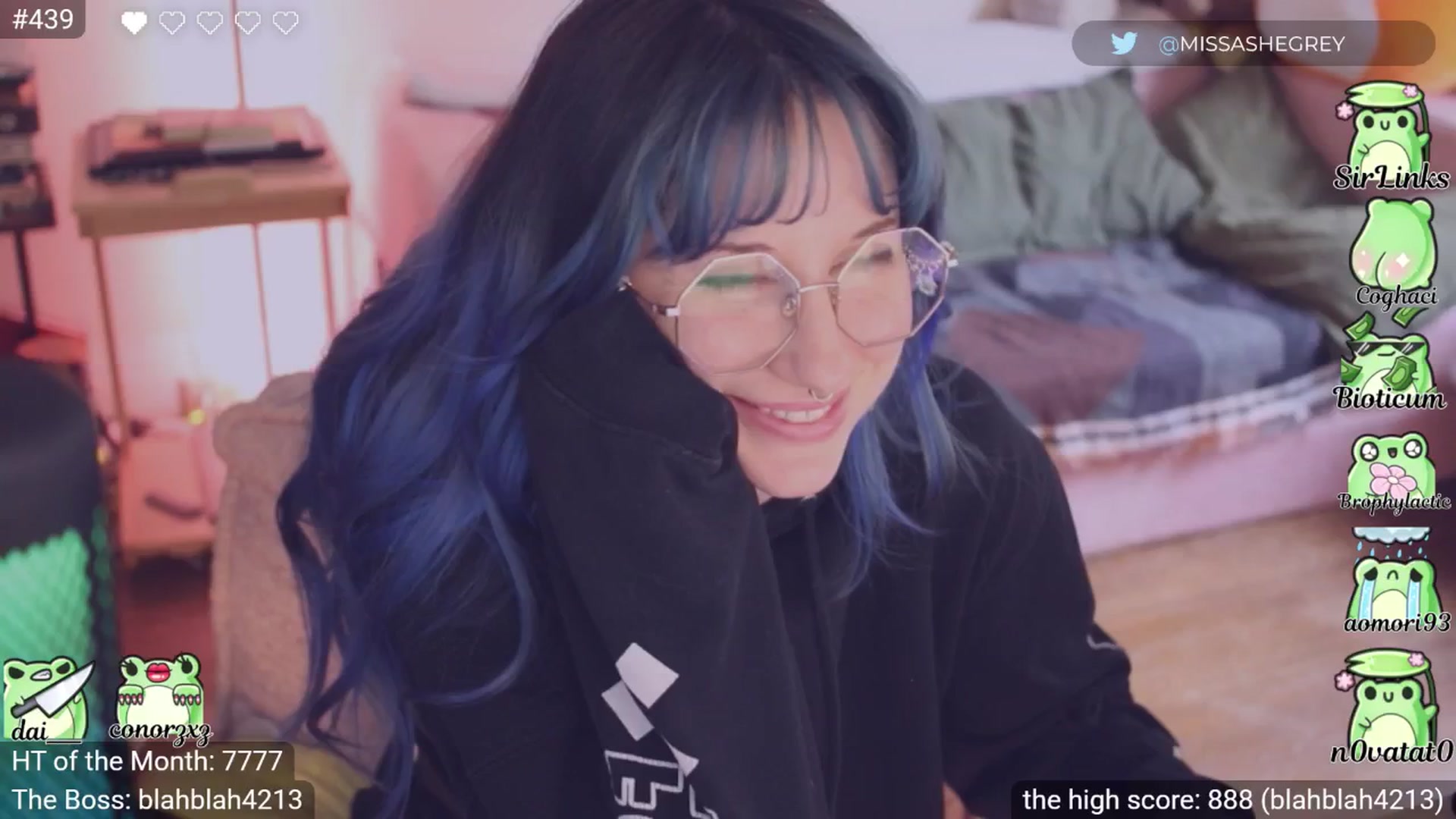 Gallery image thumbnail from little_crow's myfreecams stream on, 03/29/2026, 24:03 image 18 of 20