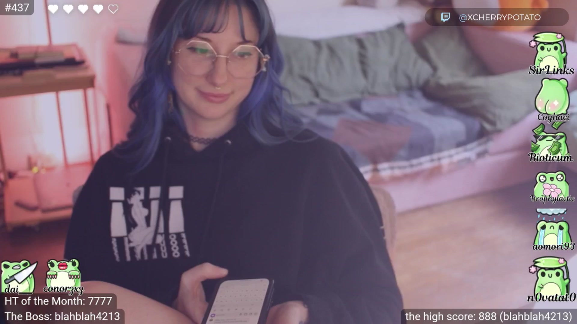Gallery image thumbnail from little_crow's myfreecams stream on, 03/29/2026, 24:03 image 14 of 20