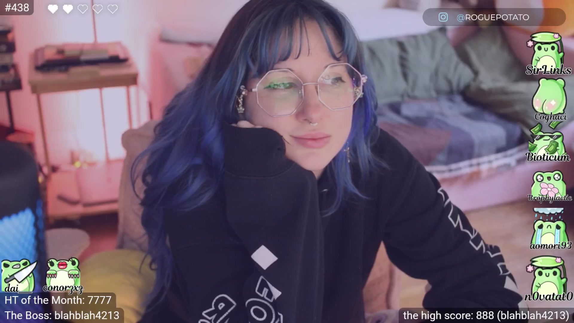 Gallery image thumbnail from little_crow's myfreecams stream on, 03/29/2026, 24:03 image 17 of 20