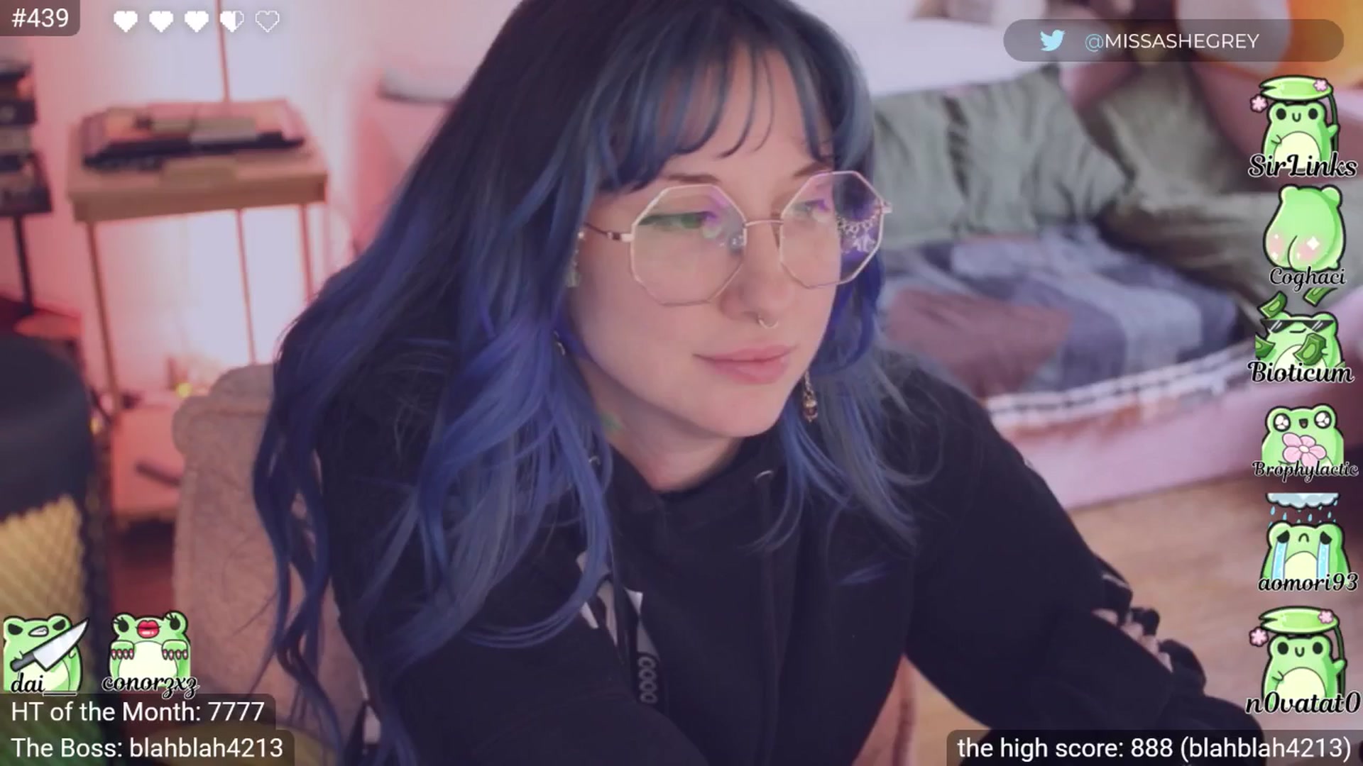 Gallery image thumbnail from little_crow's myfreecams stream on, 03/29/2026, 24:23 image 17 of 20