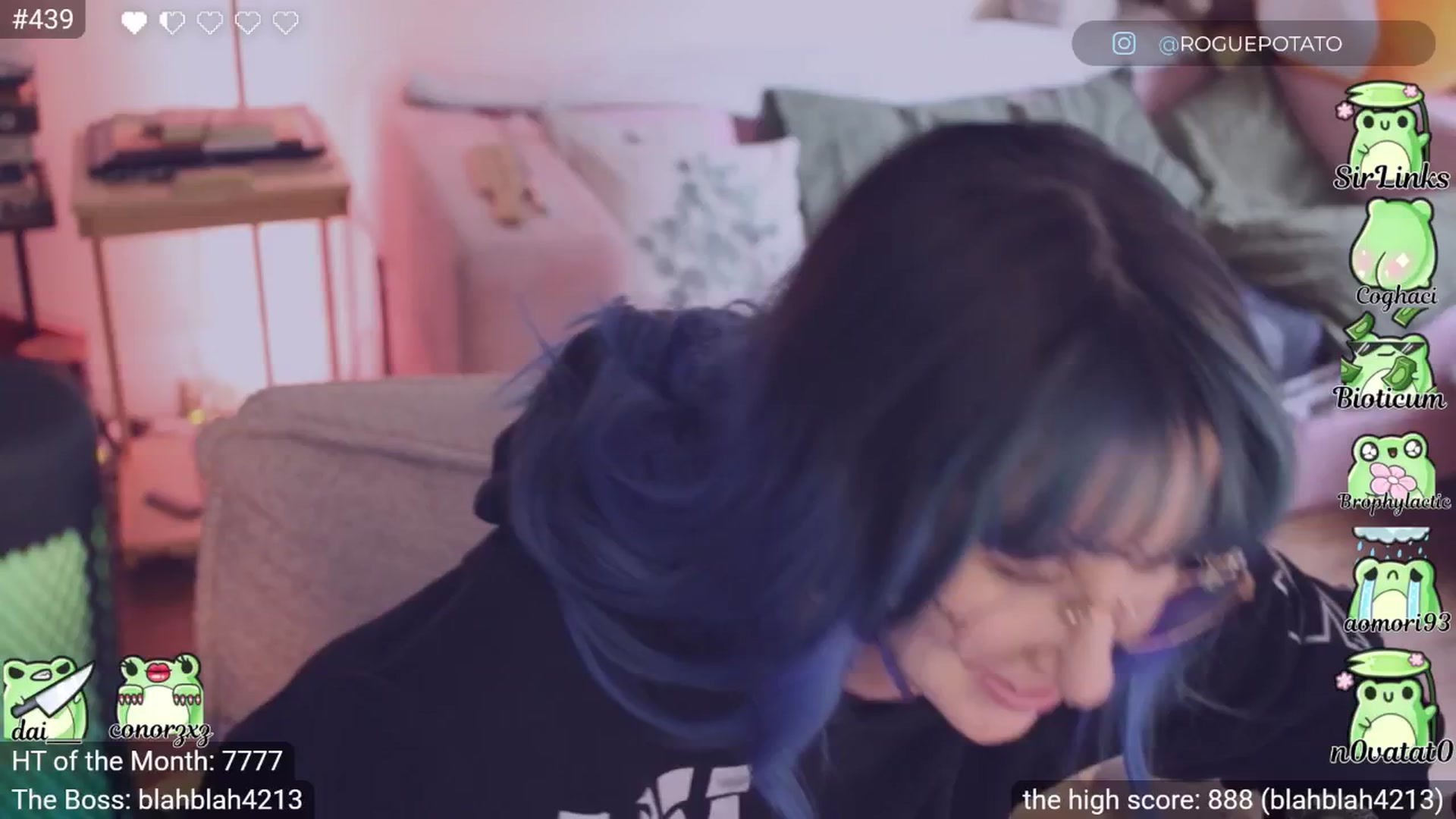 Gallery image thumbnail from little_crow's myfreecams stream on, 03/29/2026, 24:23 image 19 of 20