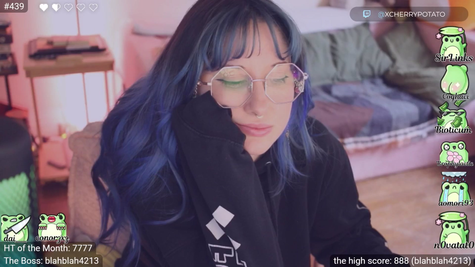 Gallery image thumbnail from little_crow's myfreecams stream on, 03/29/2026, 24:23 image 12 of 20