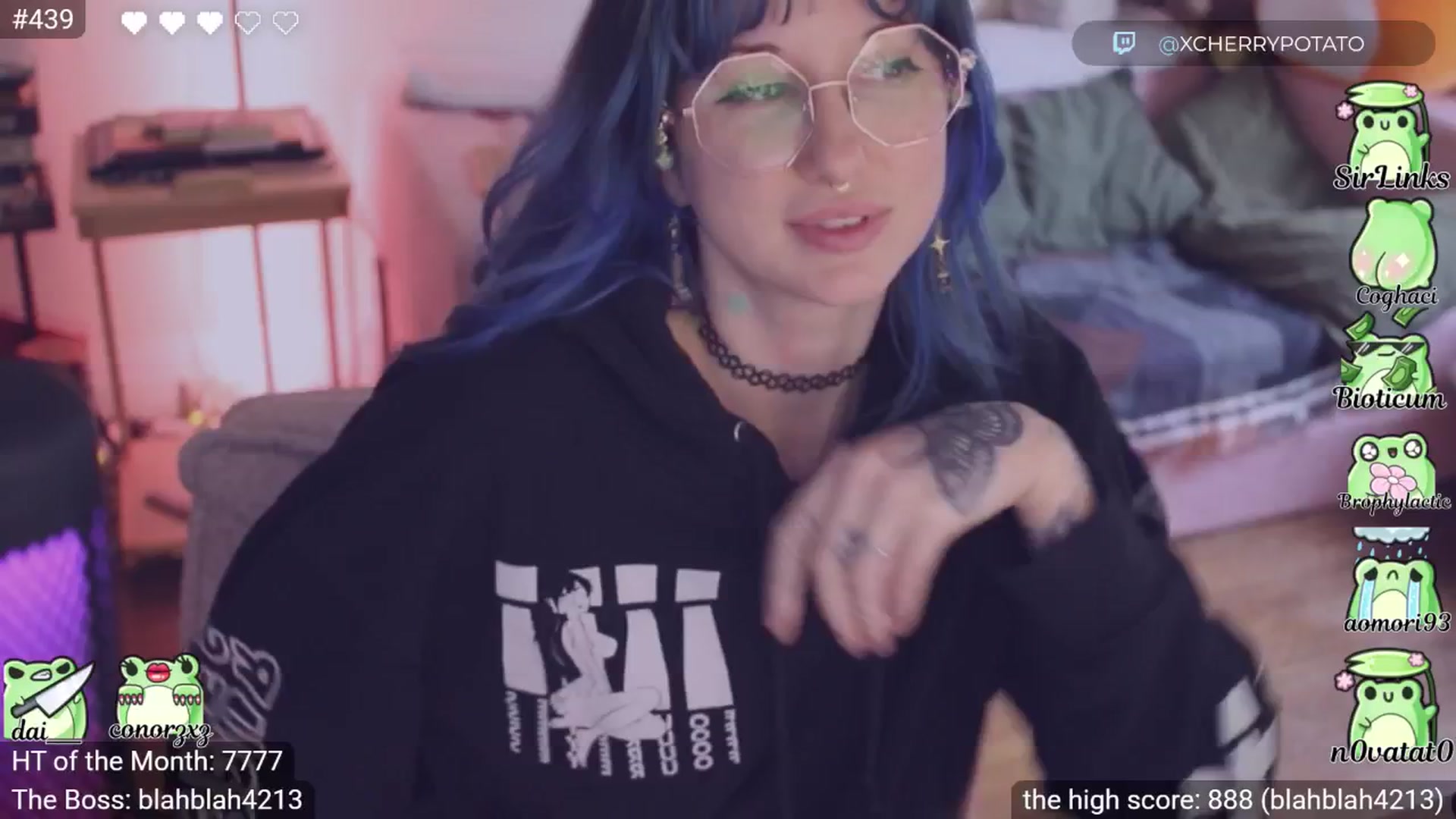 Gallery image thumbnail from little_crow's myfreecams stream on, 03/29/2026, 24:23 image 13 of 20