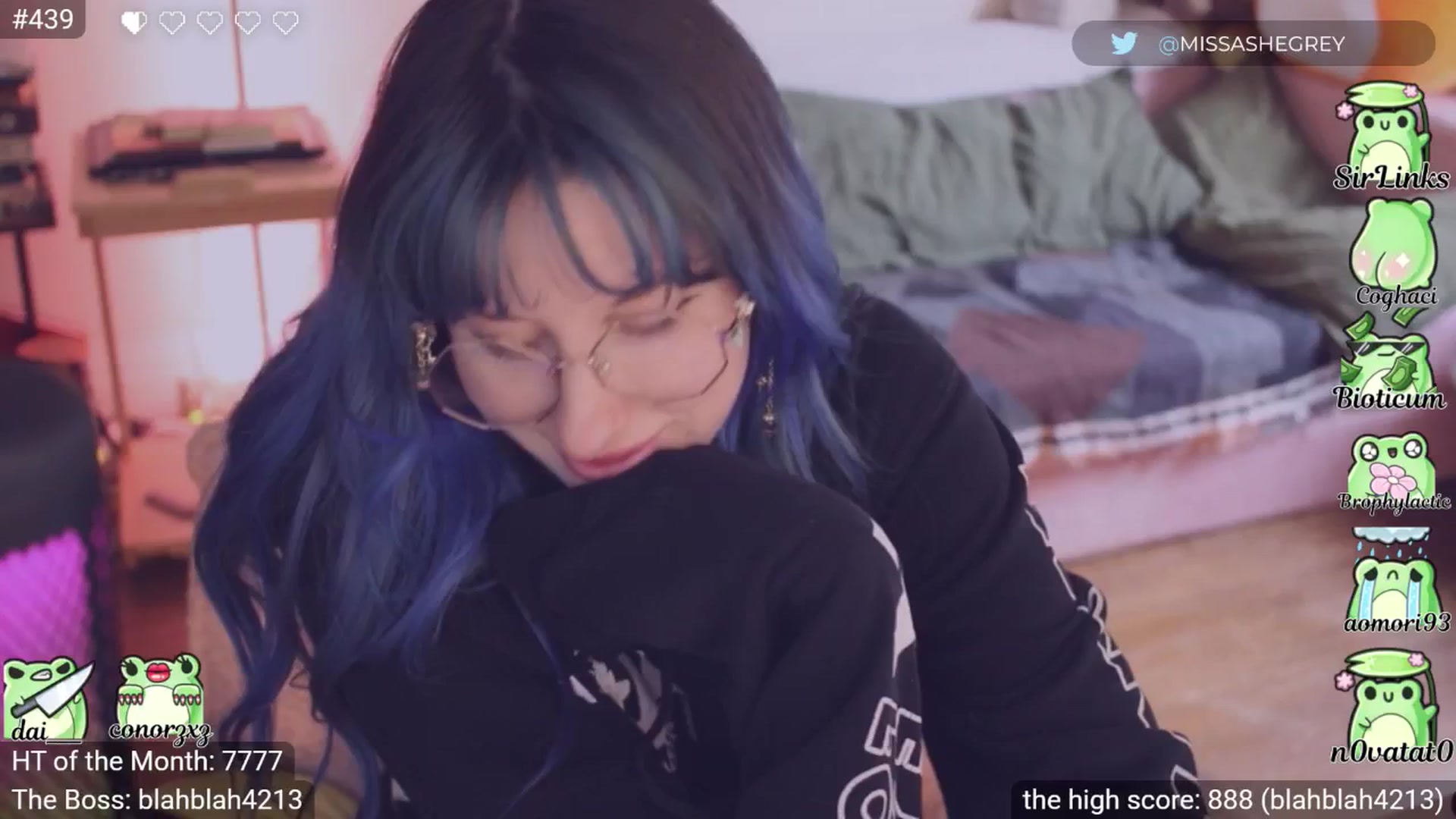 Gallery image thumbnail from little_crow's myfreecams stream on, 03/29/2026, 24:23 image 15 of 20
