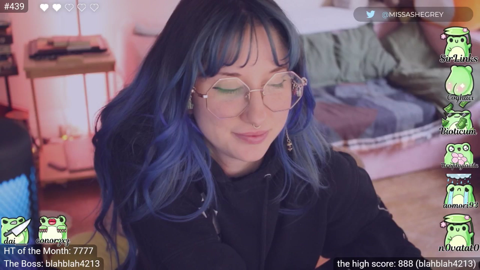 Gallery image thumbnail from little_crow's myfreecams stream on, 03/29/2026, 24:23 image 16 of 20