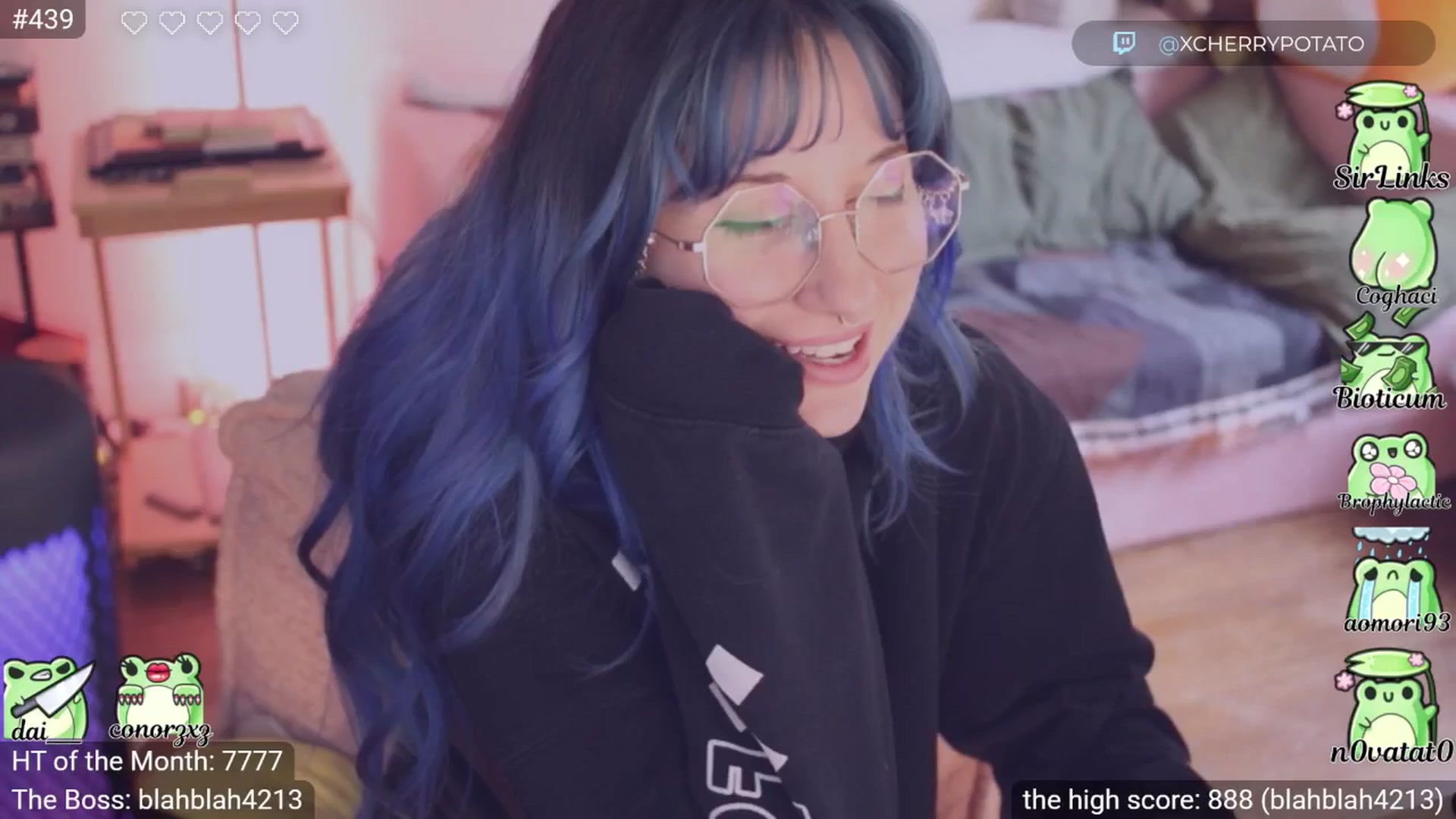 Gallery image thumbnail from little_crow's myfreecams stream on, 03/29/2026, 24:23 image 11 of 20